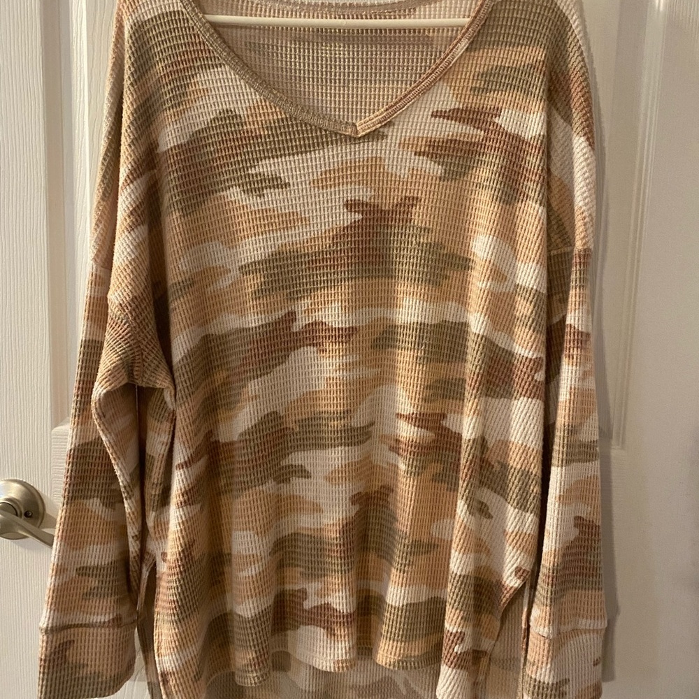 American Eagle Women’s Camouflage Waffle Long Sleeve Shirt